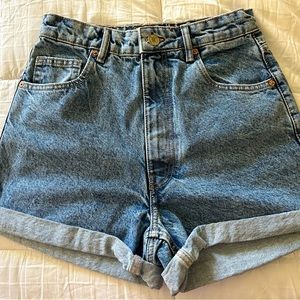 High-waisted denim Zara shorts